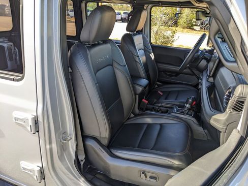 Used 2024 Jeep Wrangler Unlimited Sahara w/ Technology Group image 52