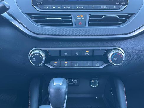 Used 2025 Nissan Altima 2.5 SR image 17