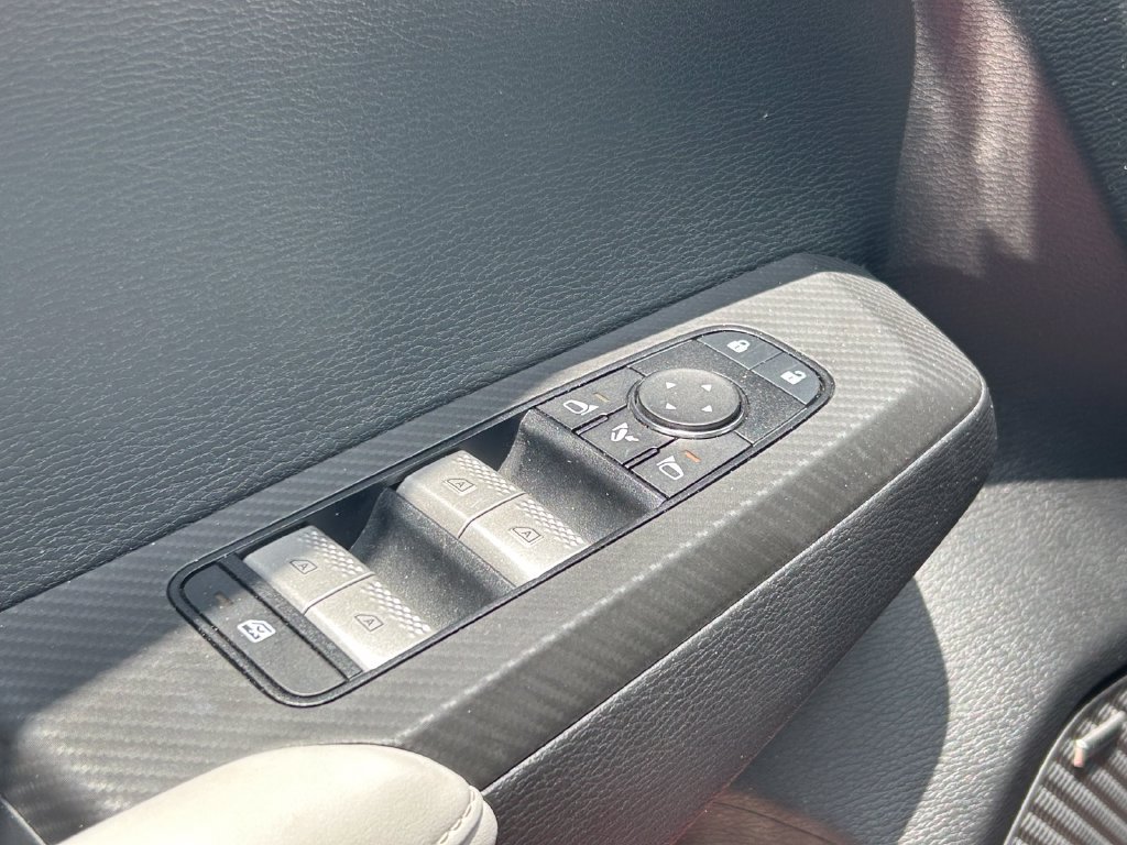 Used 2025 Mitsubishi Outlander SEL AWD/4WD image 25
