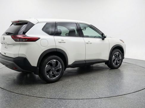 Used 2025 Nissan Rogue SV AWD/4WD image 9