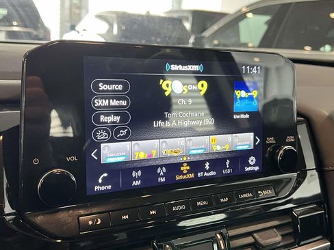 Used 2023 Nissan Pathfinder SL w/ Black Appearance Package AWD/4WD image 28