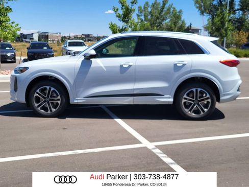 Used 2025 Audi Q5 Premium w/ Convenience Package AWD/4WD image 2