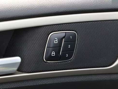 Used 2015 Ford Fusion SE w/ Equipment Group 502A FWD image 17