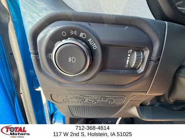 Used 2024 Jeep Wrangler Unlimited Sahara AWD/4WD image 14
