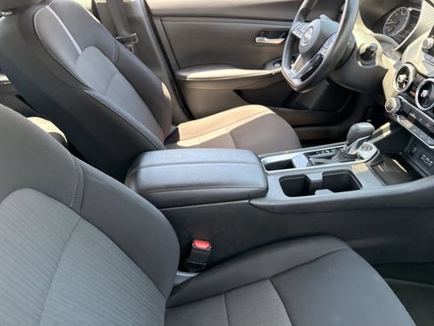 Used 2024 Nissan Sentra SV FWD image 10