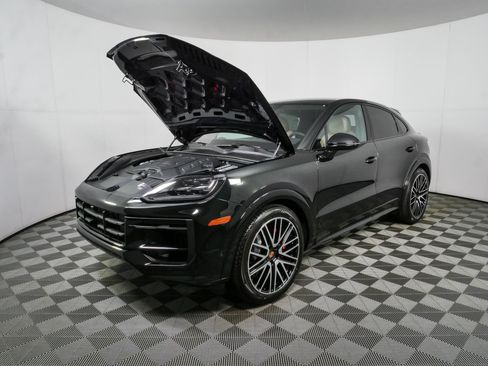 New 2026 Porsche Cayenne GTS AWD/4WD image 36