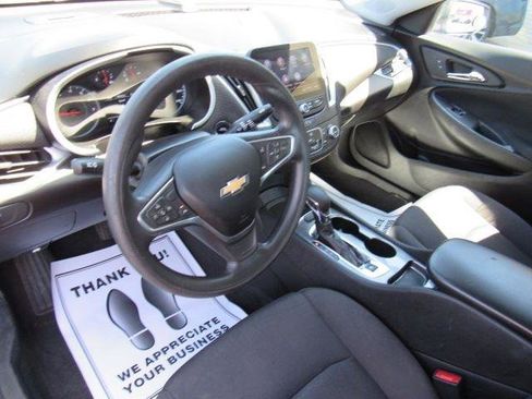 Used 2023 Chevrolet Malibu LS FWD image 16