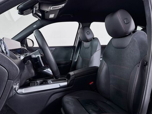 Certified 2024 Mercedes-Benz GLB 250 image 17