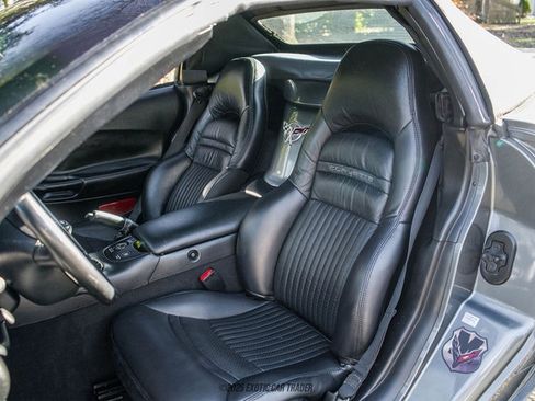 Used 2003 Chevrolet Corvette Convertible w/ Preferred Equipment Group1 image 32