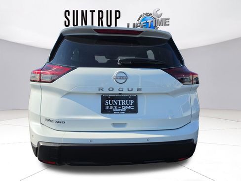 Used 2024 Nissan Rogue SV image 4