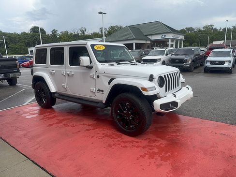 Used 2023 Jeep Wrangler Unlimited Sahara AWD/4WD image 1
