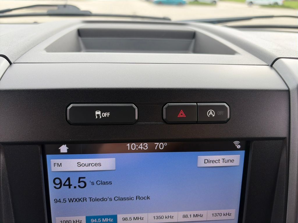 Used 2019 Ford F150 XLT w/ Equipment Group 302A Luxury AWD/4WD image 31