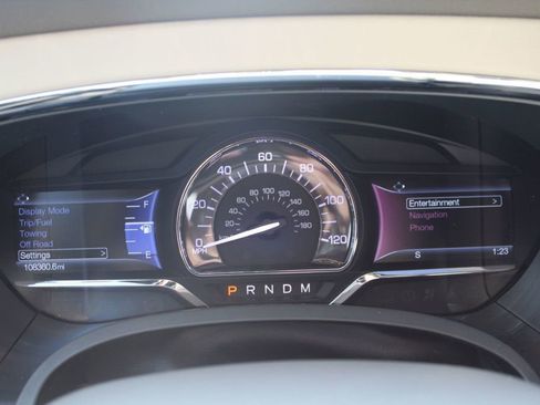 Used 2015 Lincoln Navigator 2WD image 14