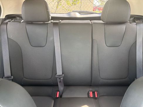 Used 2025 Buick Encore GX Preferred image 36