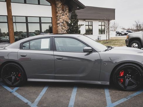 Used 2017 Dodge Charger SRT Hellcat image 32