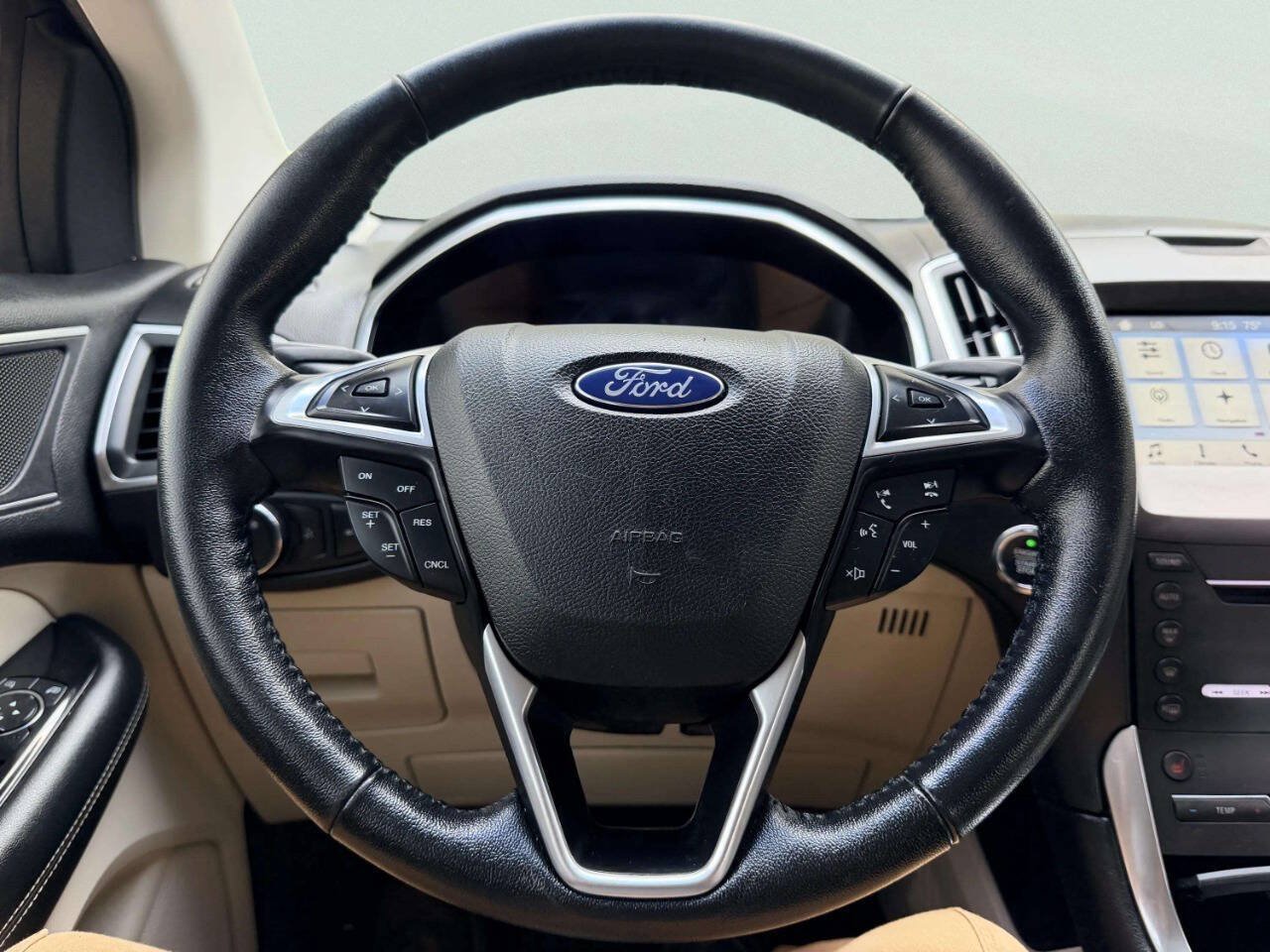 Used 2016 Ford Edge Titanium w/ Technology Package AWD/4WD image 33