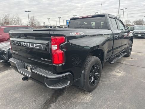 Used 2021 Chevrolet Silverado 1500 Custom image 2