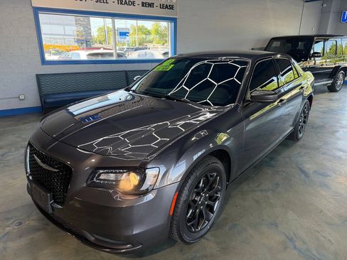 Used 2019 Chrysler 300 S AWD/4WD image 9