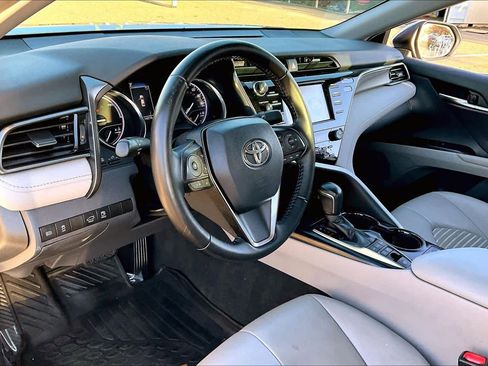Certified 2019 Toyota Camry SE image 17