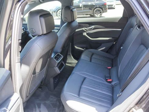 Used 2023 Audi e-tron Premium w/ Convenience Plus Package AWD/4WD image 17