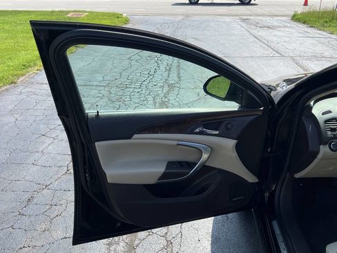 Used 2012 Buick Regal Premium image 32