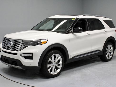Used 2023 Ford Explorer Platinum w/ Technology Package AWD/4WD image 9