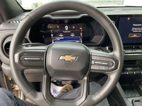 Used 2023 Chevrolet Colorado W/T RWD image 17