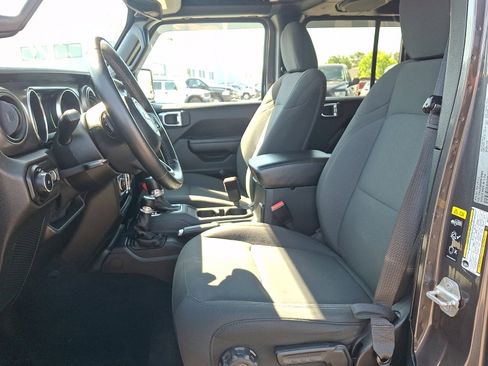 Used 2021 Jeep Wrangler Unlimited Sport AWD/4WD image 13