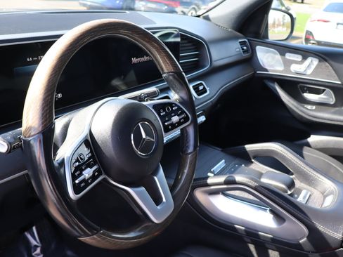 Used 2021 Mercedes-Benz GLS 450 4MATIC image 9