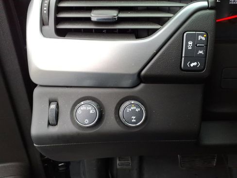 Used 2017 Chevrolet Tahoe LT image 19