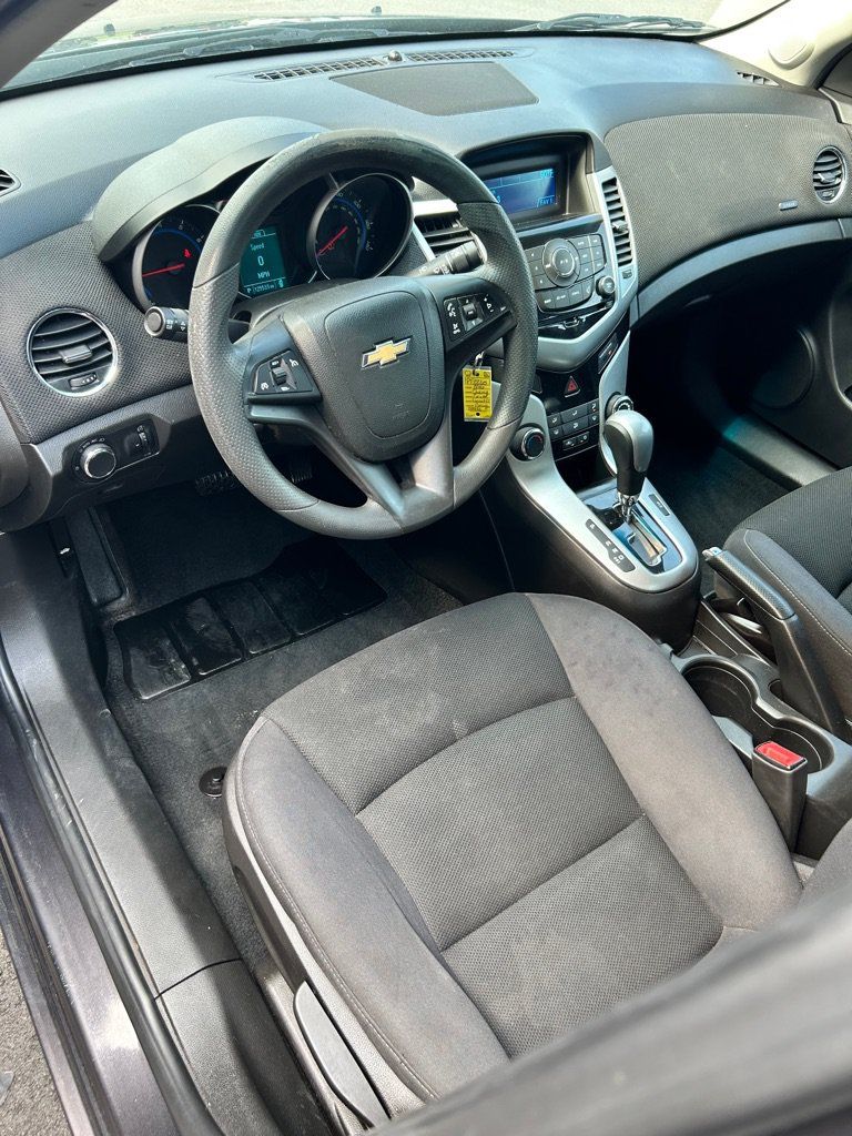 Used 2016 Chevrolet Cruze LT FWD image 8