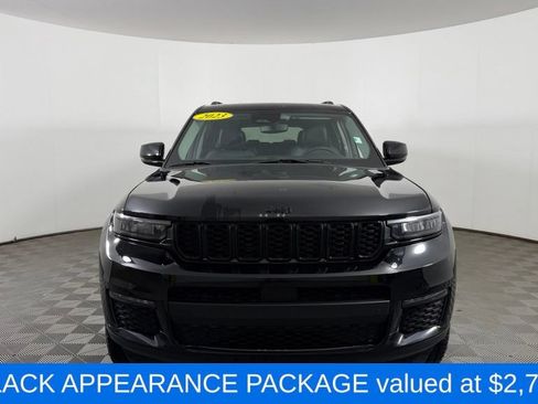 Used 2023 Jeep Grand Cherokee L Limited w/ Black Appearance Package AWD/4WD image 2