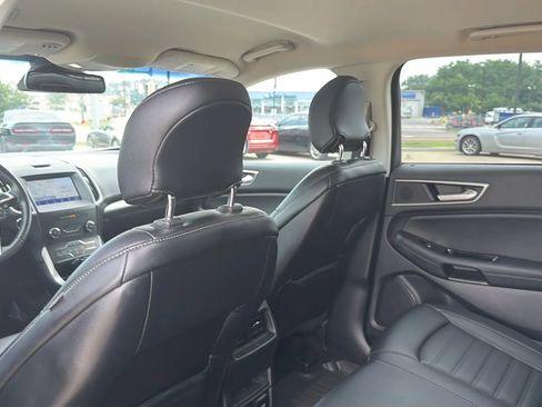 Used 2019 Ford Edge SEL w/ Equipment Group 201A AWD/4WD image 45