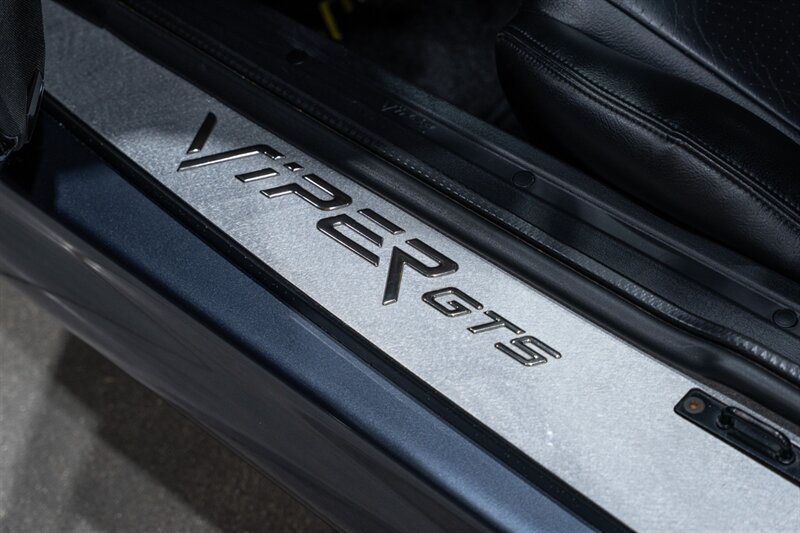 Used 2000 Dodge Viper GTS RWD image 25