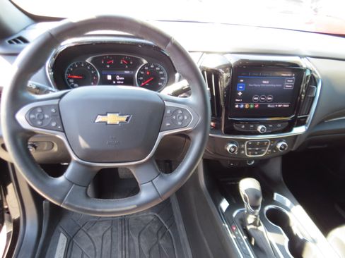 Used 2023 Chevrolet Traverse LT w/ LT Premium Package FWD image 19