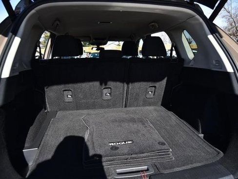 Certified 2024 Nissan Rogue SV image 24