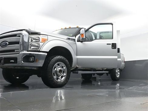 Used 2014 Ford F250 XLT w/ XLT Premium Package image 31