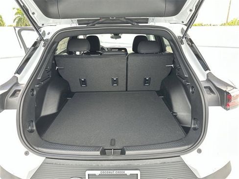 New 2026 Chevrolet Equinox EV LT image 20