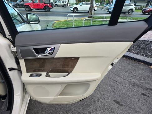 Used 2009 Jaguar XF Supercharged image 26