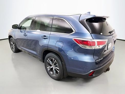 Used 2016 Toyota Highlander XLE AWD/4WD image 5