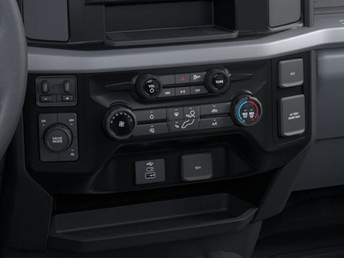 New 2026 Ford F550 4x4 Regular Cab Super Duty w/ XL Chrome Package image 15