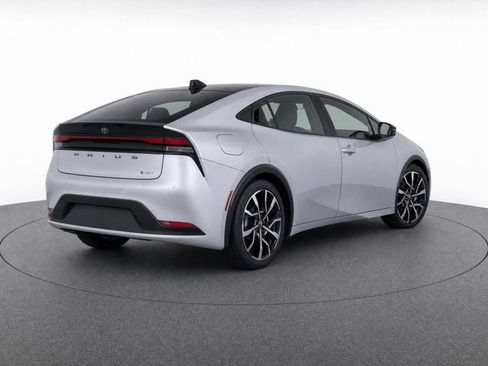 New 2026 Toyota Prius Plug-In Hybrid FWD image 4