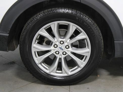 Used 2021 Ford Explorer XLT w/ Equipment Group 202A image 13