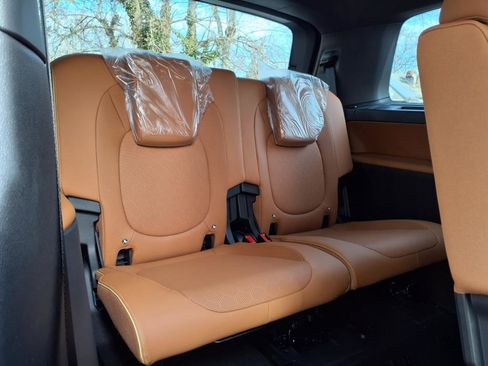 New 2025 Volkswagen ID. Buzz Pro S image 10