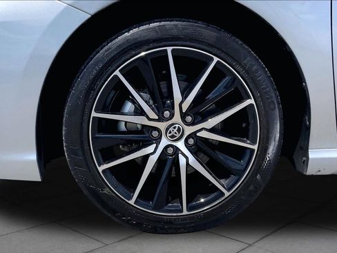 Used 2024 Toyota Camry SE FWD image 11