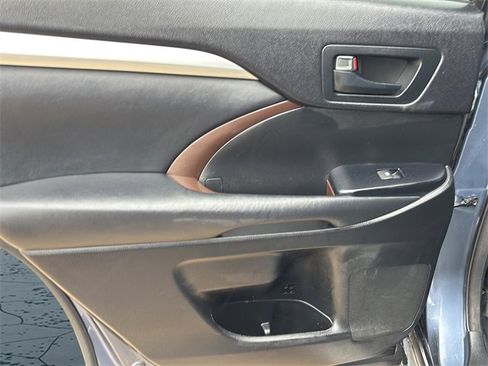 Used 2014 Toyota Highlander Plus image 14