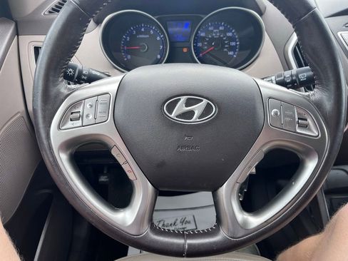Used 2010 Hyundai Tucson GLS w/ Popular Equipment Pkg 2 FWD image 12