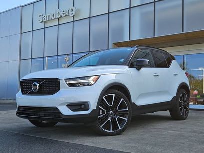 Used 2019 Volvo XC40 T5 R-Design