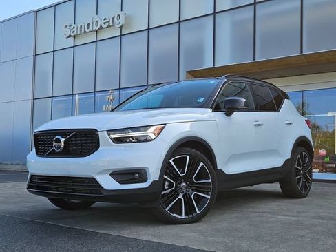 Used 2019 Volvo XC40 T5 R-Design AWD/4WD image 1