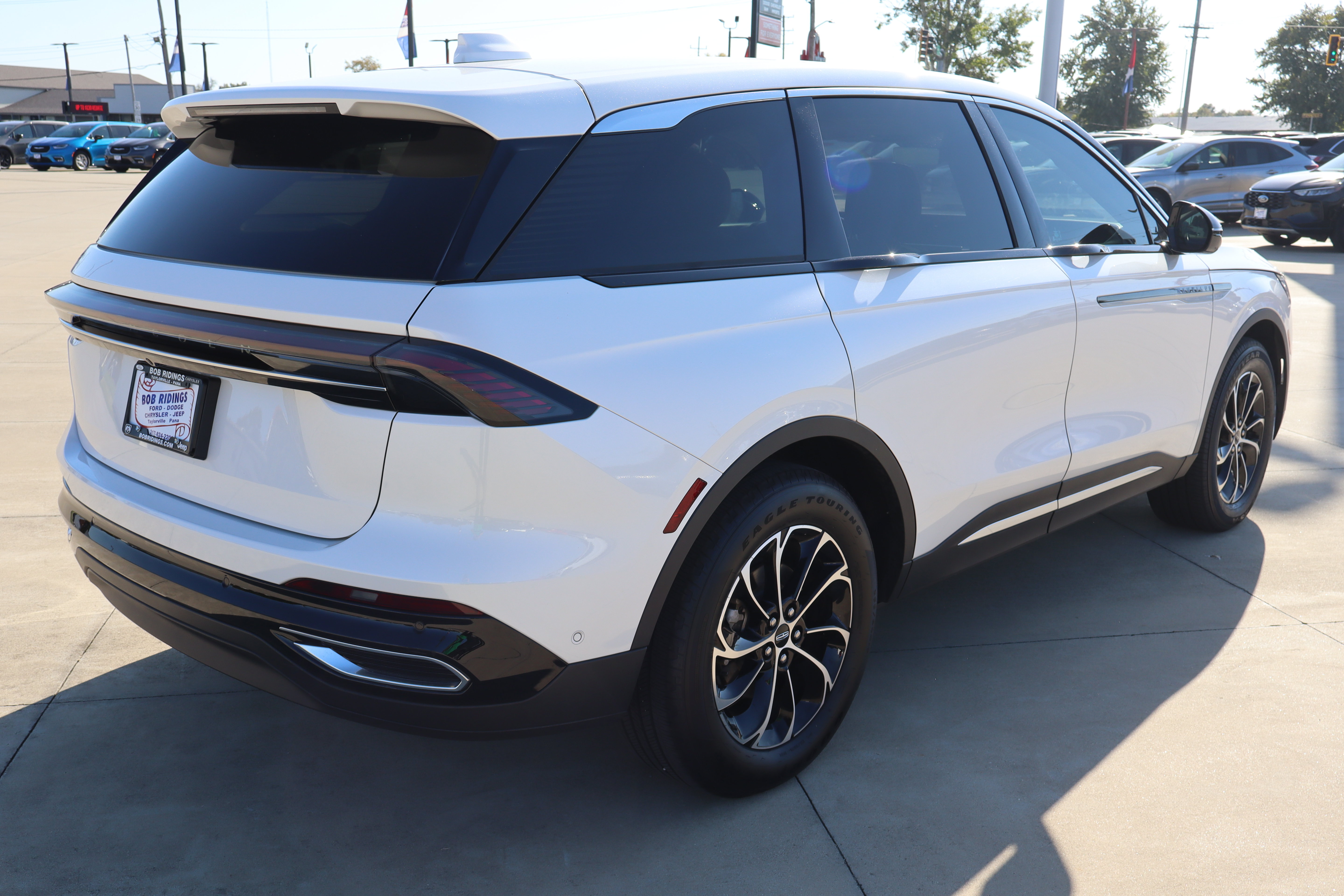 Used 2024 Lincoln Nautilus Premier AWD/4WD image 5
